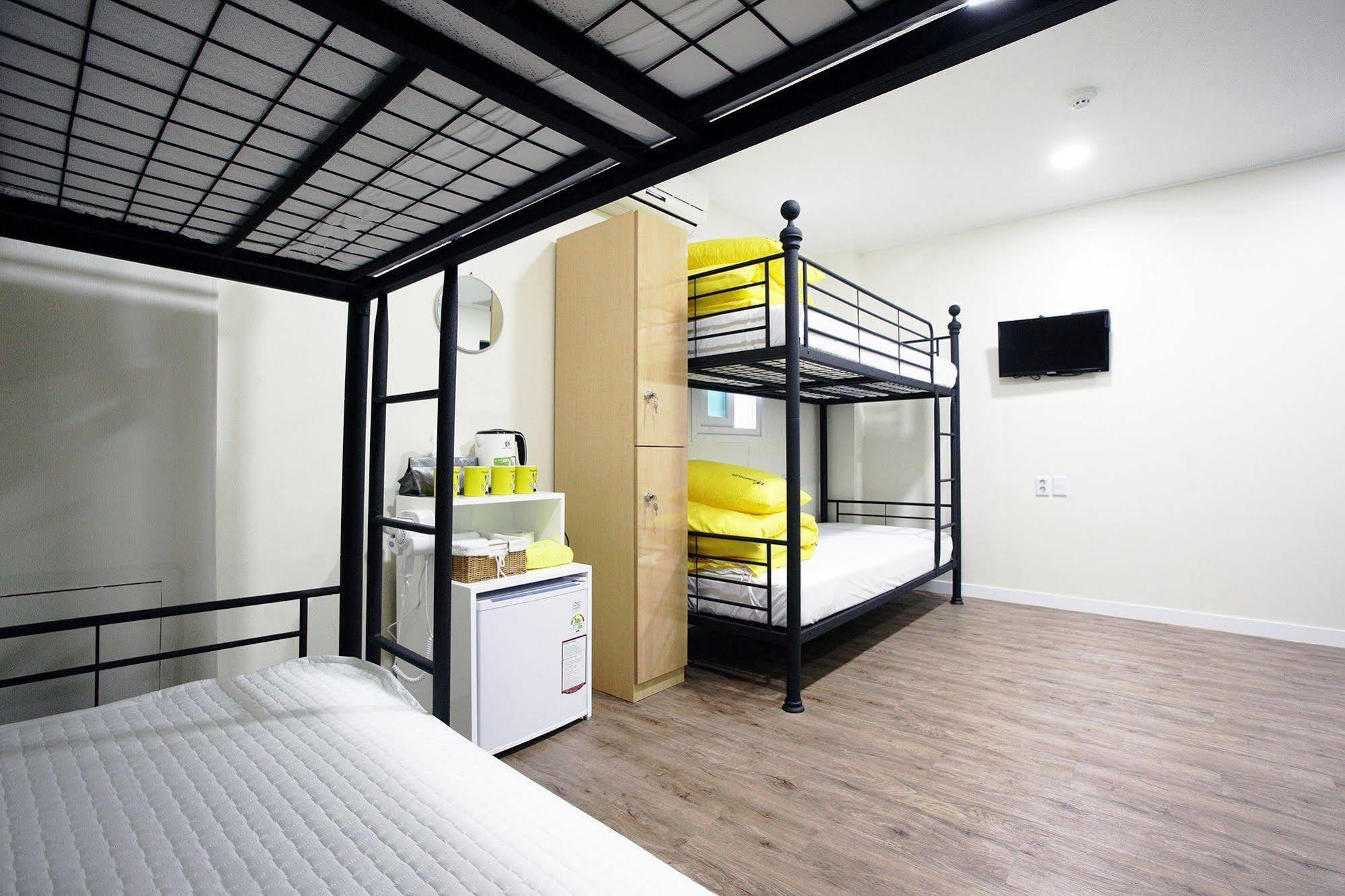 24 Guesthouse Myeongdong Avenue Séoul Extérieur photo