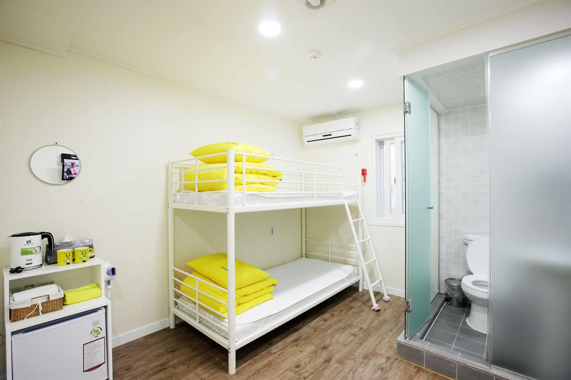 24 Guesthouse Myeongdong Avenue Séoul Extérieur photo